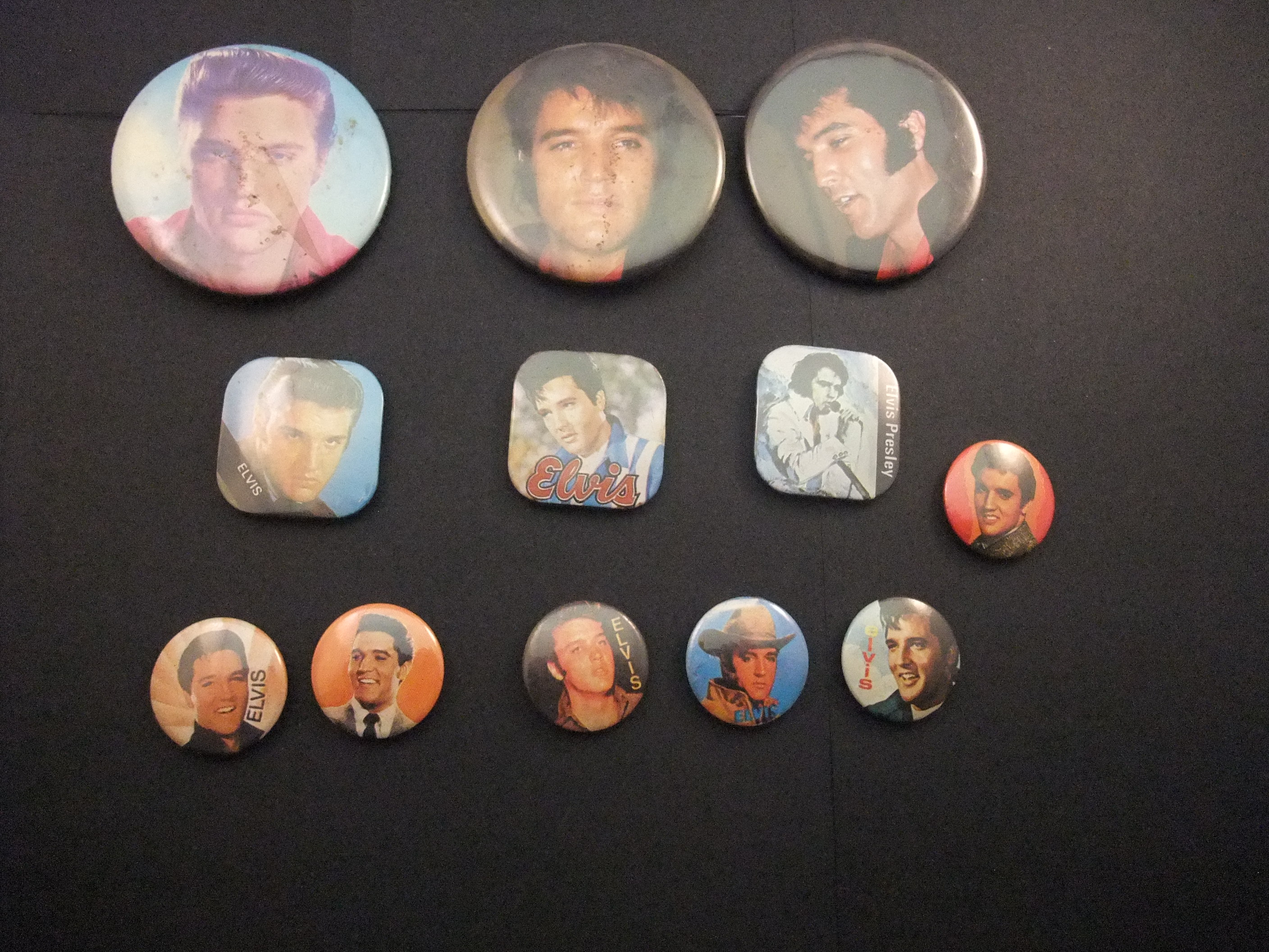 Elvis Presley rockzanger verzameling van 12 buttons